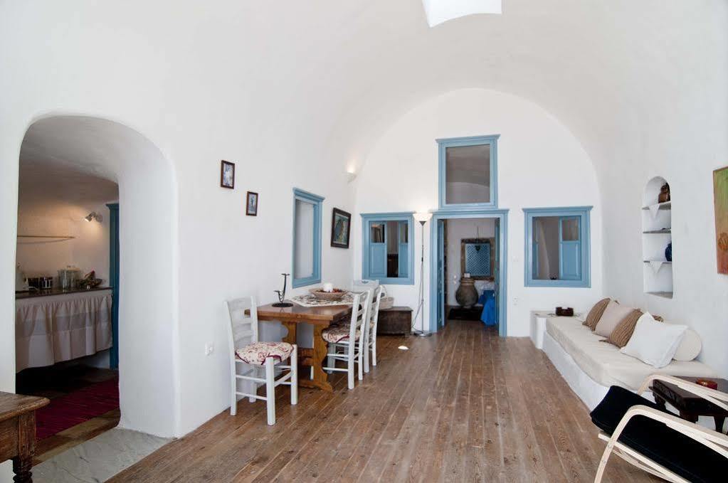 Zoe Aegeas Traditional Houses Oía Exterior photo